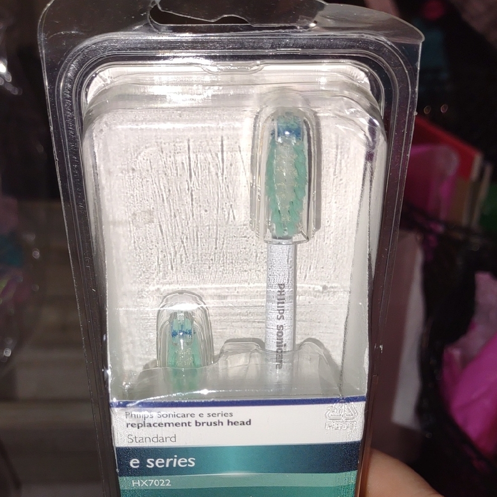 Philips Sonicare E-Series Toothbrush with White and Green - Picture 4 of 4